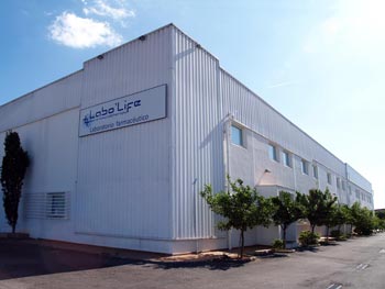 Fachada Laboratorio Labo'Life en Consell Fachada Laboratorio Labo'Life en Consell